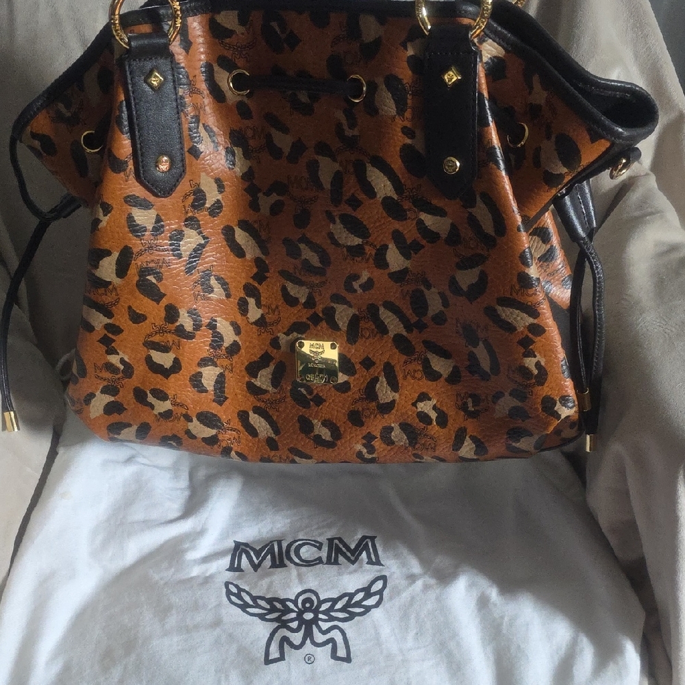 MCM Authentic Visetos Leopard Large Tote Bag EUC